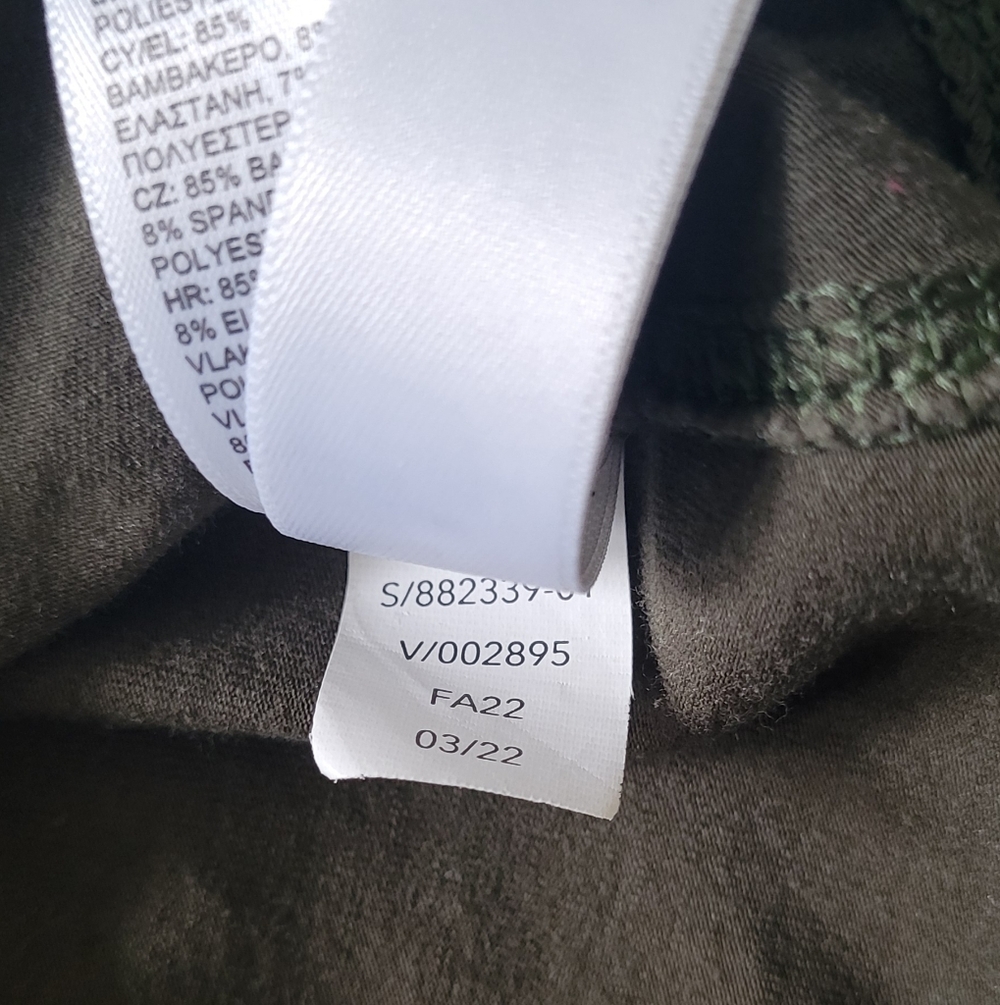 Athleta Outbound Scoop Neck Short Sleeve Tee, Green, Basics, Women's Medium - Picture 7 of 13